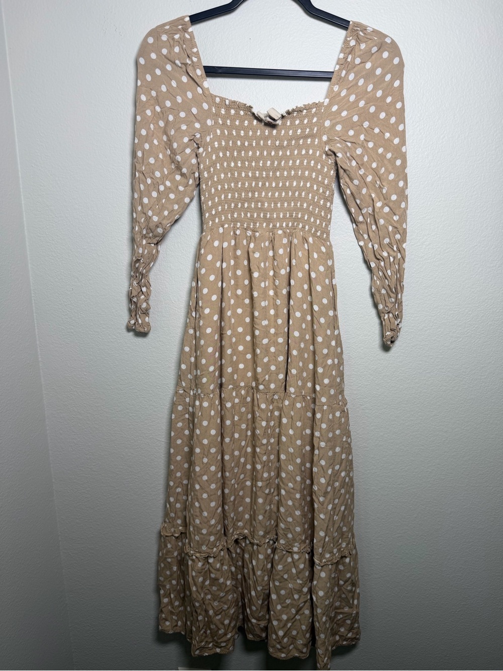 Anthropologie Dolan Smocked Beige Polka Dot Long-Sleeve Maxi Dress Size XS - Picture 5 of 9